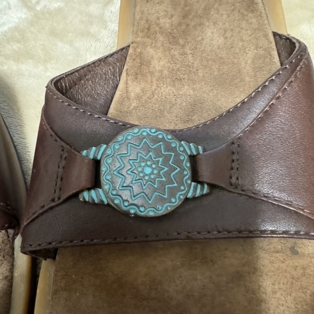 Minnetonka Size 9 Solid Brown Leather Open-Toe Sandals - EUC - Picture 6 of 6